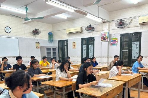 Thi vào lớp 10: Giỏi vài môn hay tất cả các môn?