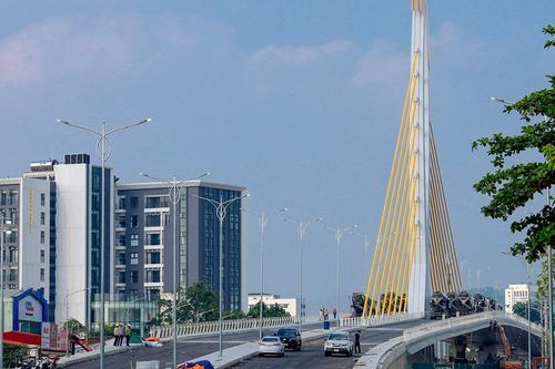 Dự kiến cuối tháng 11 bàn giao sử dụng cầu vượt đường sắt Nguyễn Tất Thành
