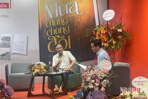 'Mưa ở lưng chừng đồi' của tác giả Phạm Việt Tiến: Tình yêu cuộc sống trong chiến tranh