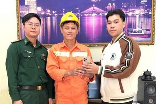 Bộ đội Biên phòng xác minh, trao trả tài sản cho người dân