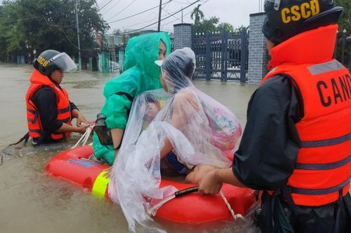Ghi ở vùng rốn ngập Mẹ Suốt