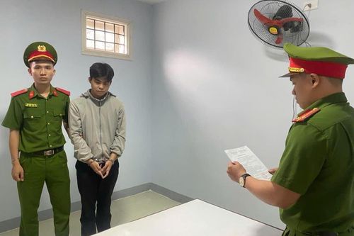Bắt nhân viên ngân hàng lừa đảo