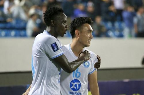 Thép Xanh Nam Định ngược dòng đánh bại Tampines Rovers ở giải châu Á