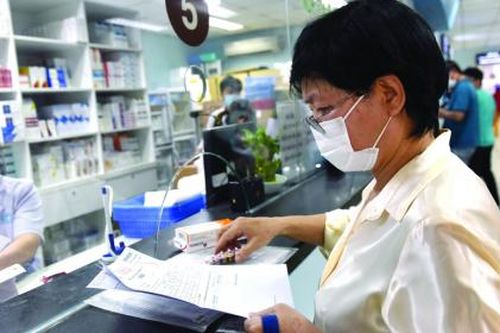 Bệnh viện công thiếu thuốc nhưng bệnh viện tư vẫn 'dồi dào'