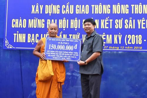 Hòa thượng Lý Sa Mouth góp sức điểm tô phum sóc ở Bạc Liêu