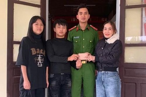 Hành động đẹp của hai học sinh khi nhặt được hơn 16 triệu đồng và cặp nhẫn vàng