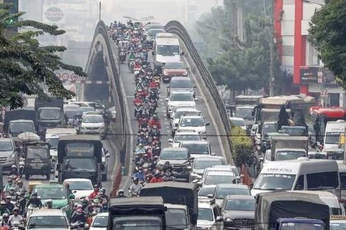 Thu phí ô tô vào nội đô: Có giảm ùn tắc?