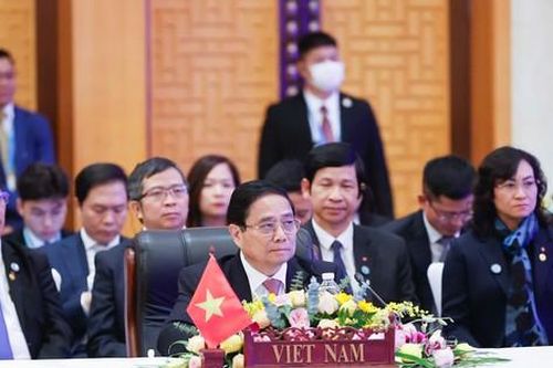 Thủ tướng đề nghị tăng cường chia sẻ thông tin liên quan đến nguồn nước sông Mê Kông