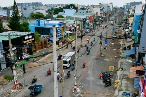 Dự án giao thông TPHCM chậm tiến độ vì 'vướng' trụ điện: Đại diện ngành điện nói gì?