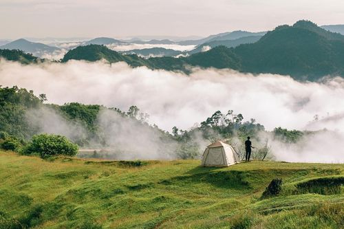 Điểm 'chữa lành' ở Quảng Nam hút khách tới cắm trại, trốn khói bụi, săn mây