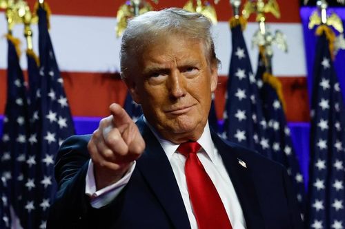 Hé lộ 'lịch trình dày đặc' của ông Trump trong 24 giờ đầu tiên