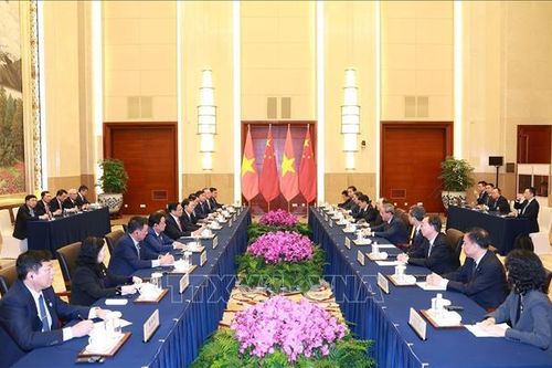 Thủ tướng Chính phủ Phạm Minh Chính gặp Thủ tướng Trung Quốc Lý Cường