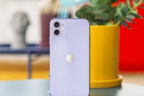 iPhone 11 giữ vững ngôi vua iPhone giá rẻ, chỉ từ 8 triệu vẫn cực mượt, chụp ảnh đẹp hơn iPhone 16