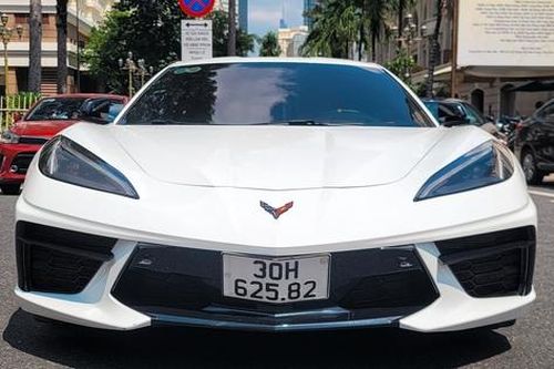 Cận cảnh siêu xe hàng hiếm Chevrolet Corvette C8 tại Việt Nam