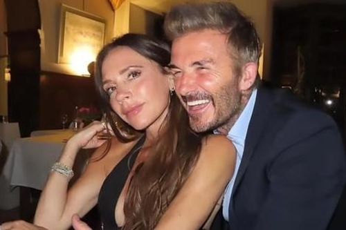 Ăn kiêng theo vợ David Beckham, nữ phóng viên hớt hải vì bốc mùi hôi thối