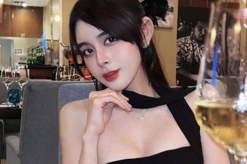 Bạn gái Vũ Văn Thanh tính chuyện nghỉ hưu ở tuổi 32