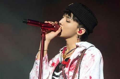 Đằng sau vẻ hào nhoáng, lạnh lùng của 'ông hoàng Kpop' G-Dragon