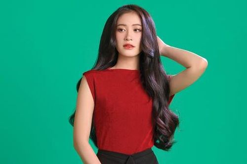 Lựa chọn trang phục bắt mắt lúc giao mùa