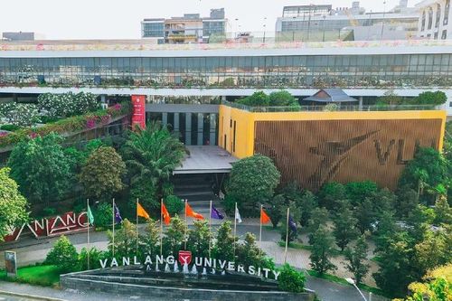 QS Rankings 2025: Trường Đại học Văn Lang tăng vượt bậc trong bảng xếp hạng đại học châu Á năm 2025