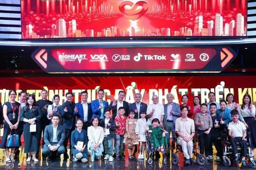 Thúc đẩy kinh tế số và hỗ trợ cộng đồng yếu thế