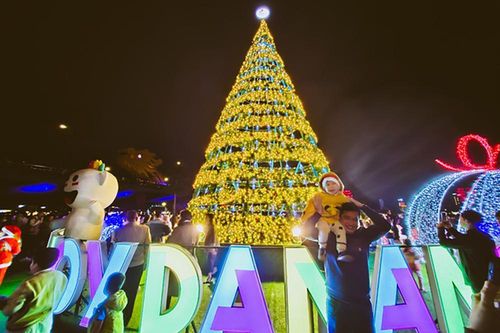 Nhiều hoạt động chào Giáng sinh và năm mới 2025
