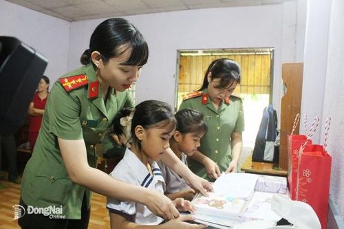 Hội viên phụ nữ tích cực giữ gìn an ninh trật tự