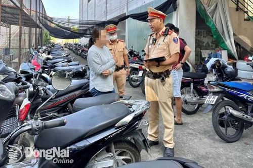 Phát hiện 25 xe máy học sinh trên 50 phân khối tại các bãi giữ xe gần trường học ở Biên Hòa