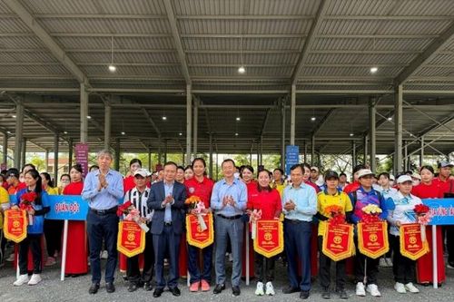 16 tỉnh, thành, ngành tham dự Giải vô địch Bi sắt đồng đội quốc gia 2024