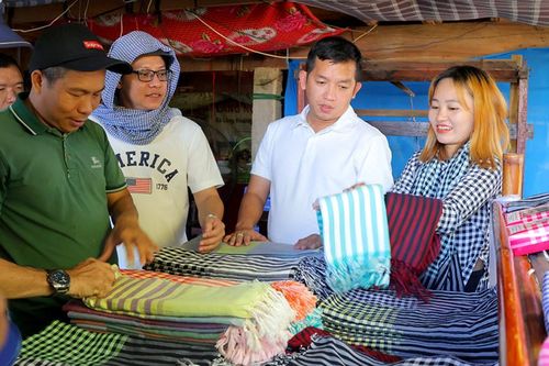 Du lịch vùng biên giữ chân du khách bằng sự mộc mạc, chân quê