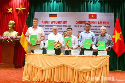 Đoàn công tác Cộng hòa Liên bang Đức đến thăm và làm việc tại huyện Na Hang