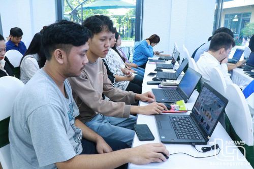 Nâng cao năng lực ứng dụng trong lĩnh vực thương mại điện tử