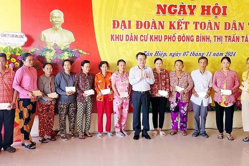 Bộ trưởng Nguyễn Thanh Nghị dự Ngày hội Đại đoàn kết toàn dân tộc tại tỉnh Kiên Giang