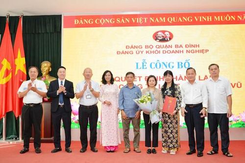 Lễ ra mắt Chi bộ Công ty Luật Đình Vũ