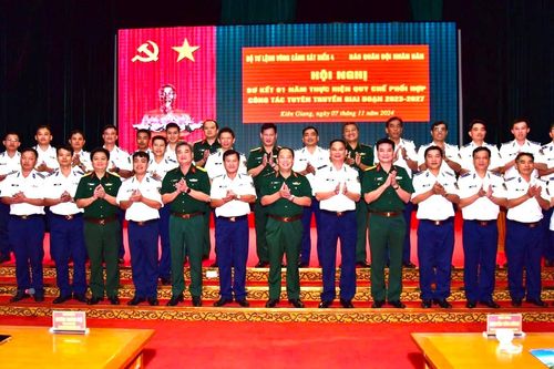 Nâng cao phối hợp công tác tuyên truyền giữa BTL vùng cảnh sát biển 4 và Báo Quân đội nhân dân