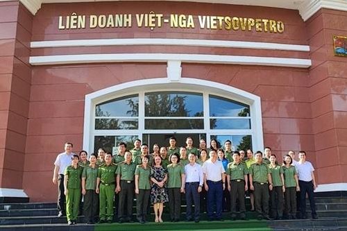 Công đoàn CAND và Công đoàn Dầu khí Việt Nam giao lưu, trao đổi kinh nghiệm