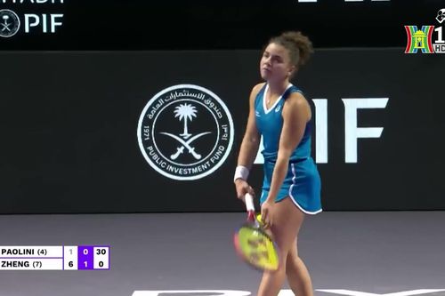 Zheng Quinwen giành quyền đi tiếp tại WTA Finals