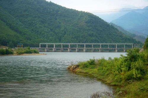 Nước ngập vào nhà, nhiều hộ dân ở Đà Nẵng yêu cầu Ban quản lý đền bù