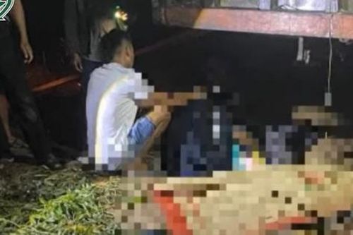Tài xế xe máy kéo tiết lộ sự thật đau lòng khi 'vô tình' cán tử vong 2 người đang trú mưa