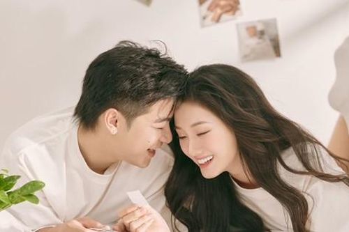 'Đi Giữa Trời Rực Rỡ' thành bà mối mát tay, giúp một cặp đôi chuẩn bị kết hôn?