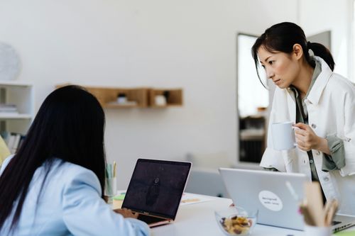 Chuyện gì xảy ra khi nhân viên không tin sếp
