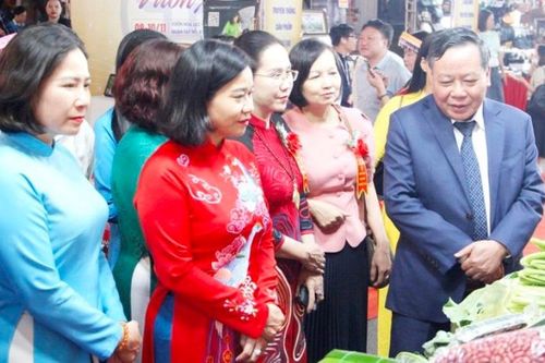 Hà Nội kết nối - vươn xa: quảng bá sản phẩm làng nghề của phụ nữ