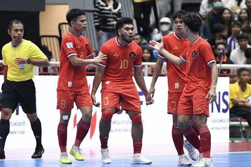 Indonesia tạo nên cơn mưa bàn thắng trước chủ nhà Thái Lan, hẹn ĐT Việt Nam ở chung kết giải Đông Nam Á