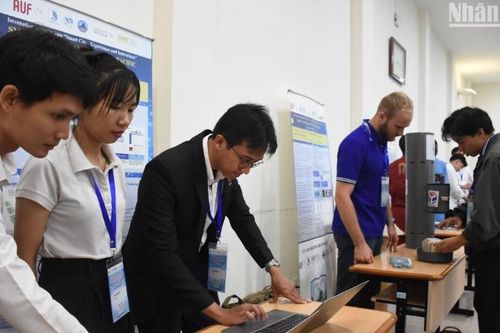 Thiết bị đo chất lượng đất không dây loRaWan xuất sắc giành giải Nhất Cuộc thi SCAPA-2024