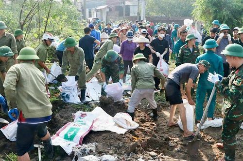 Tập huấn kỹ thuật hộ đê, phòng chống lụt bão cho hơn 500 đại biểu là lực lượng chuyên trách quản lý đê