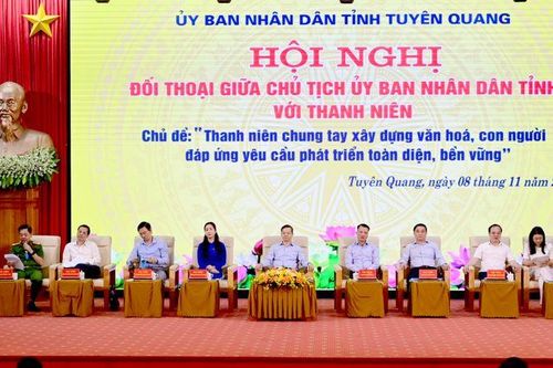 Chủ tịch UBND tỉnh Tuyên Quang đối thoại với thanh niên