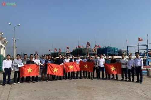 Hải đoàn 11 Cảnh sát biển đồng hành với ngư dân Nghi Sơn, Thanh Hóa