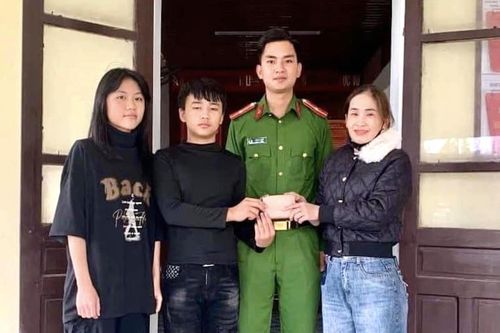 Hành động đẹp của 2 học sinh