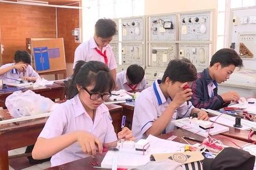 Dự kiến bỏ cộng điểm nghề xét tốt nghiệp THPT từ năm 2025