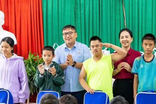 Chung tay hỗ trợ học sinh Quảng Bình bị ảnh hưởng của bão số 6