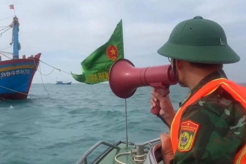 Quảng Ngãi yêu cầu hoàn thành kêu gọi tàu thuyền tránh trú bão trước 10 giờ ngày 9-11